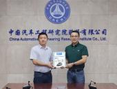 理想L9成功挑战中国汽研重型卡车前后夹击“SUPER CRASH超级试验”