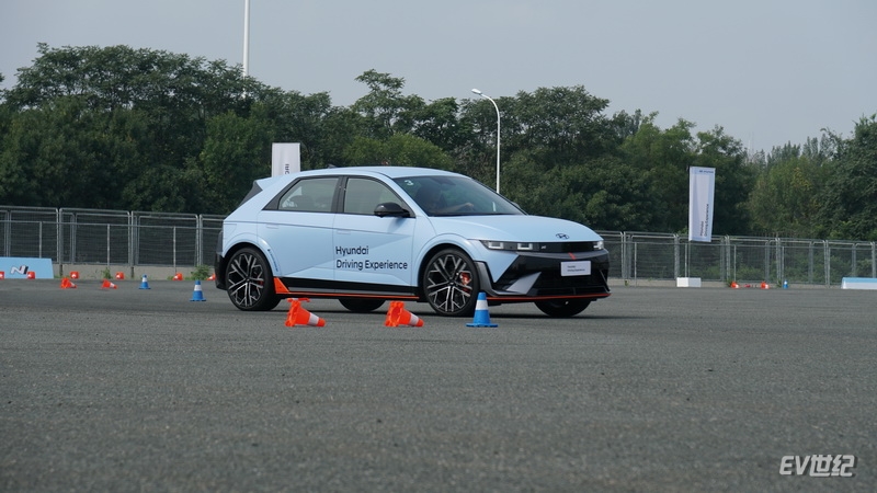 DSC08076_调整大小.JPG