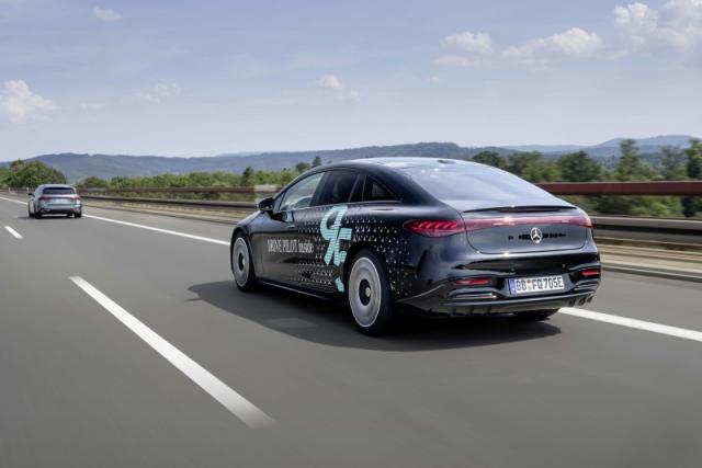 02. 梅赛德斯-奔驰DRIVE PILOT驾驶领航系统新版本预计2025年初在德国上市交付，现有客户可享受免费升级.jpg