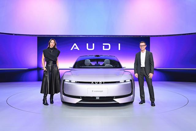 1. 新品牌AUDI品牌代言人郑钦文惊艳亮相2024广州车展.jpg