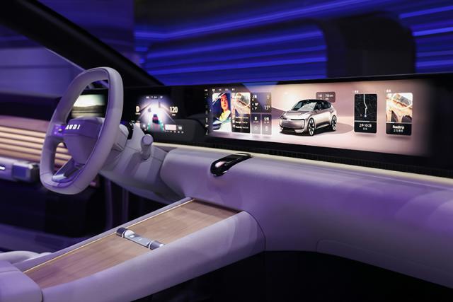 5. AUDI E概念车智能座舱.jpg