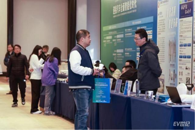 【展会通稿】智能网联汽车行业年度收官盛会召开 武汉见证汽车产业蝶变之旅2001.png
