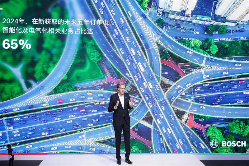 02+博世集团董事会成员、博世智能出行集团主席马库斯·海恩博士+Markus+Heyn,+member+of+the+Bosch+board+of+management+and+chairman+of+the+Mobility+business+sector.jpg