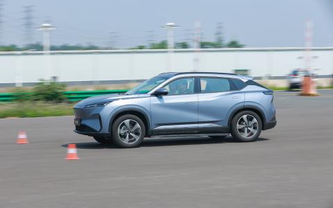 15万内操控最好的纯电SUV，场地体验示界06