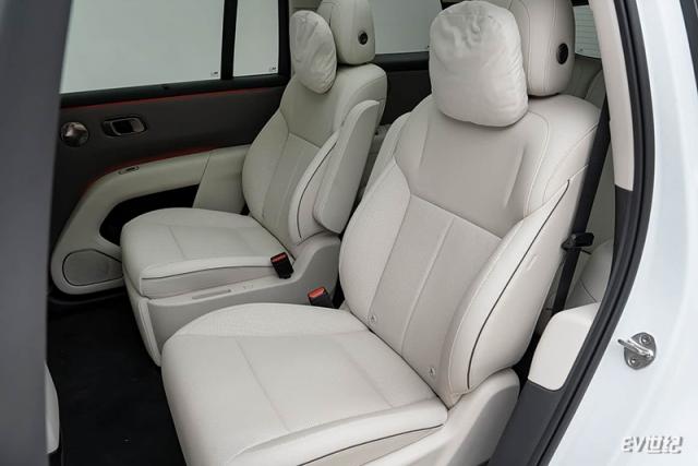 1400x1050_autohomecar__Chxkmmh3SWeAPBygAEWQ8oDE3gA572.jpg