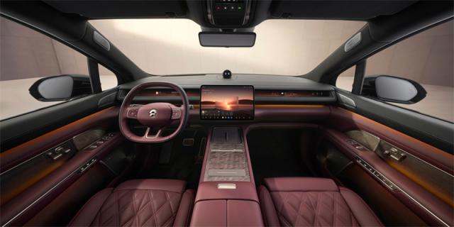 interior-carousel-P1-01-desktop.jpg