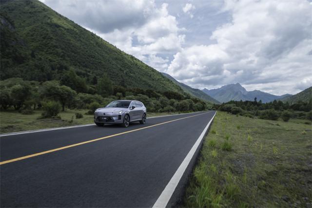 沃尔沃全新XC70_1.jpg