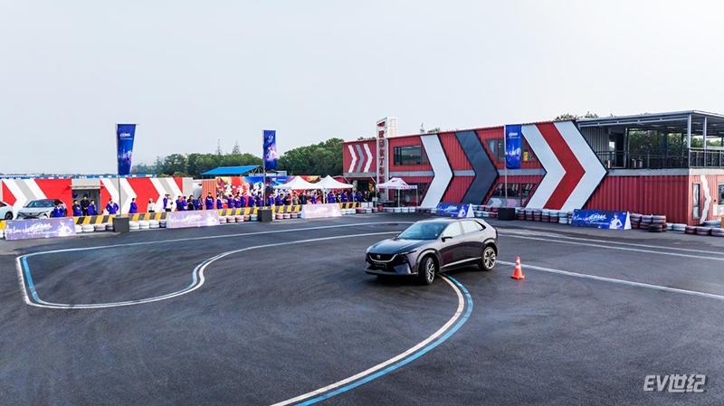 02114101f986909d3d1987.jpg image011.jpg