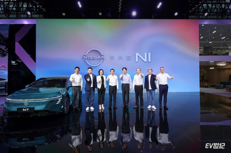 021141372d10a53f533902.jpg 15165448d3899c44945173.jpg