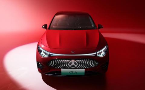 全新梅赛德斯-奔驰纯电CLA上市，24.9万元起售