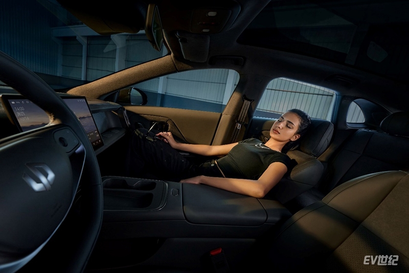 072242260a936a0b665592.jpg image019.jpg