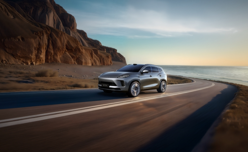 1321452542d75310a61267.jpg 戈壁路跑_副本.jpg