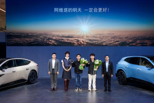 211650370e8eaf56cb7190.jpg 5.jpg