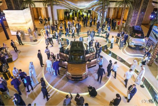 222016151f350120232323.png 【新闻稿】“让豪华,更丝滑” 全球新旗舰极石ADAMAS亮相广州车展1322.png