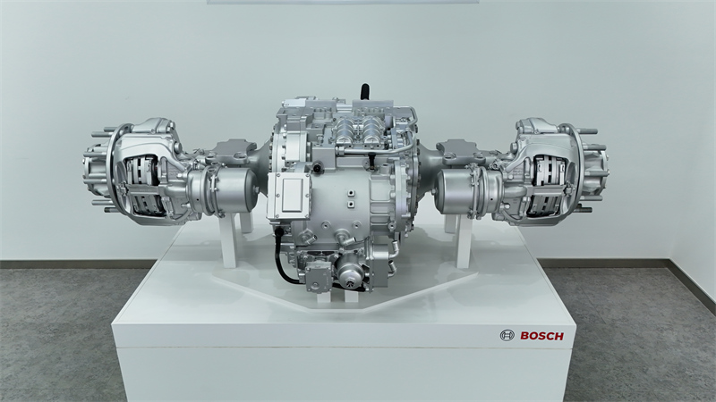 110951096538cf42782337.jpg 重型电驱桥.jpg