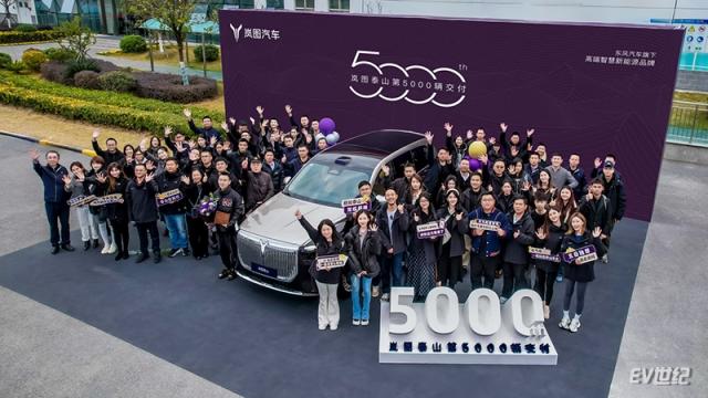 30125639f49bedbec17912.jpg image001.jpg