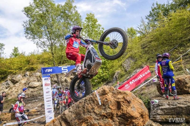 151514154f4d9a20af3544.jpg image012.jpg