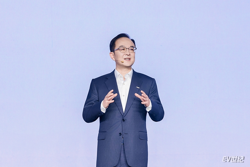 吉利控股集团CEO 安聪慧.jpg