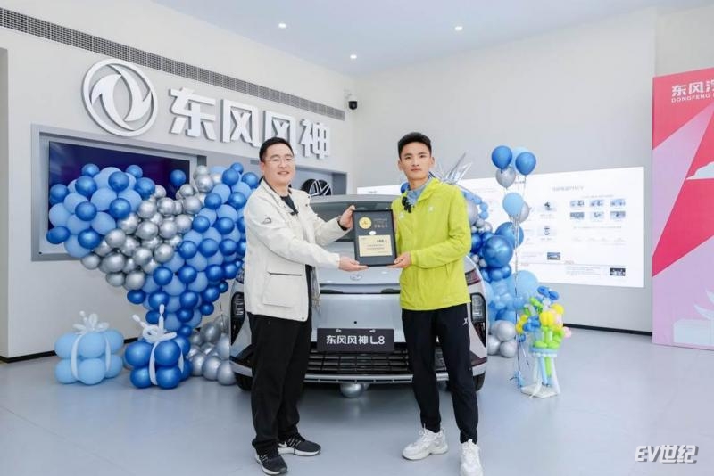 222015530529d097a98148.jpg image002.jpg