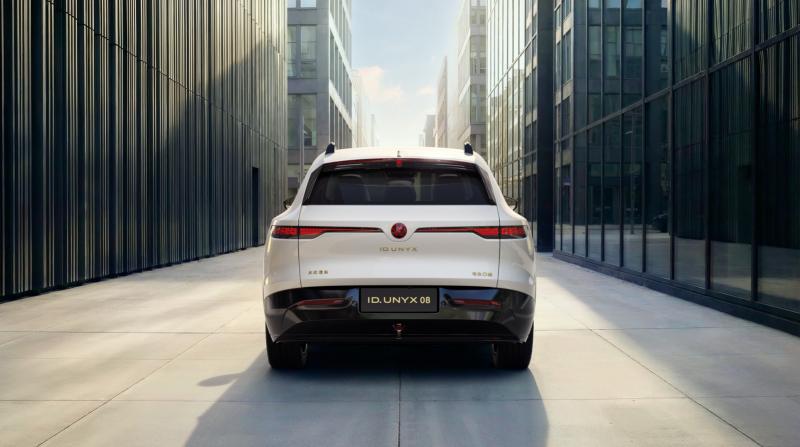 26221819fc8e15a7545734.jpg 1.1+整车外观(城市)-晨光白_副本.jpg