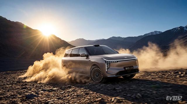 262257430cf3d23f3f0510.jpg 5、智己LS8.jpg