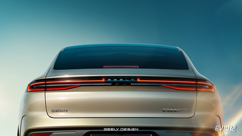 301903537f7a4ac71f0242.jpg 03.jpg