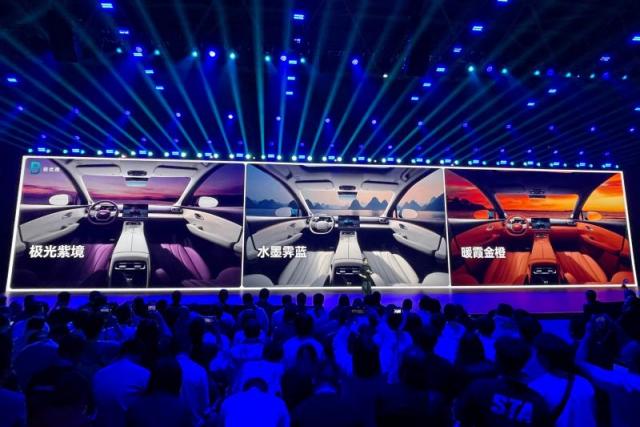 13215605a1eb029b6e8388.jpg 内饰色_副本.jpg