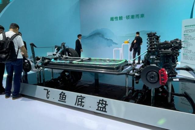 13215652e827bd5da70448.jpg 底盘_副本.jpg