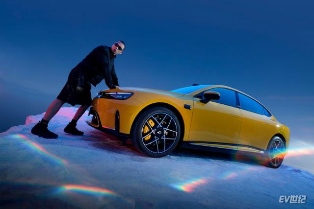 04 smart精灵6号正式与用户见面，预售价格为18.99万元_调整大小.png