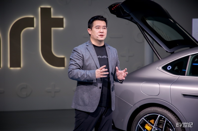 05 smart中国营销公司CEO易寒发表讲话_调整大小.jpg