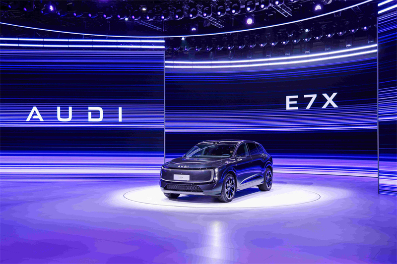 7. 奥迪E7X.jpg